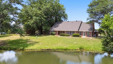 Tucked away on a cul-de-sac in a peaceful lakefront neighborhood - photo 23