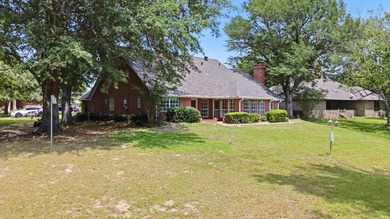 Tucked away on a cul-de-sac in a peaceful lakefront neighborhood - photo 24
