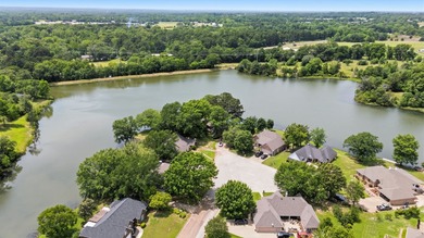 Tucked away on a cul-de-sac in a peaceful lakefront neighborhood - photo 25