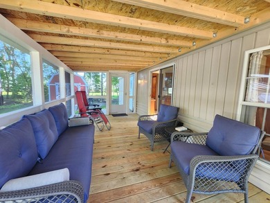 Spacious, bright one-level park model RV with soaring ceilings - photo 26
