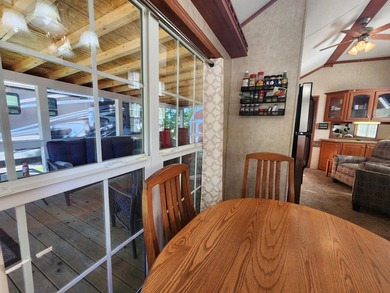 Spacious, bright one-level park model RV with soaring ceilings - photo 29