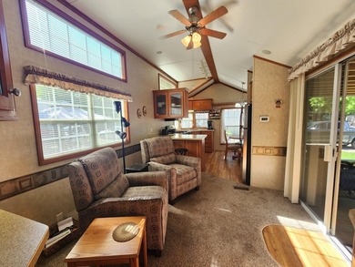 Spacious, bright one-level park model RV with soaring ceilings - photo 34