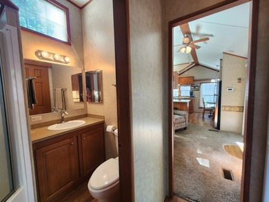 Spacious, bright one-level park model RV with soaring ceilings - photo 37