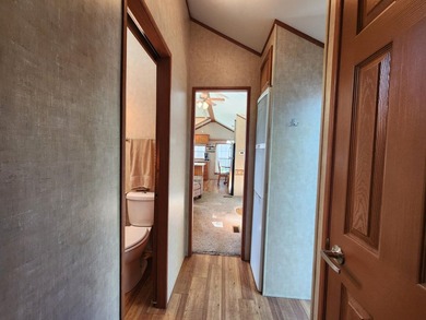 Spacious, bright one-level park model RV with soaring ceilings - photo 38
