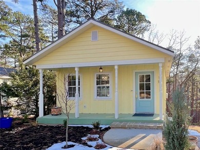 Little Lake Eureka Home For Sale in Eureka Springs Arkansas