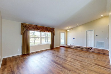 Beautiful CBS pool home on a .46-acre DOUBLE LOT with no HOA - photo 9