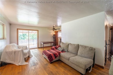 YOUR DREAM HOME SITTING ON A RIVER LOT IS HERE! This ranch-style - photo 11