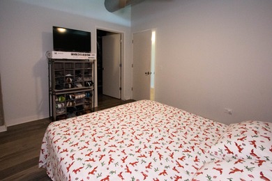 Welcome to The Guild, a South Loop hidden gem!!! This highly