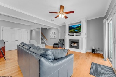 Welcome to easy, low maintenance living on the golf course. This - photo 11