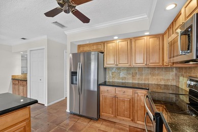 Welcome to this beautifully maintained 3-bedroom, 2-bath home - photo 15