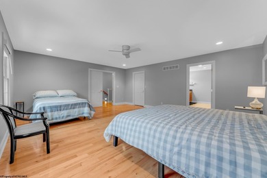 Welcome to easy, low maintenance living on the golf course. This - photo 16