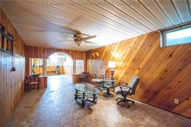 YOUR DREAM HOME SITTING ON A RIVER LOT IS HERE! This ranch-style - photo 17