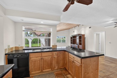 Welcome to this beautifully maintained 3-bedroom, 2-bath home - photo 18