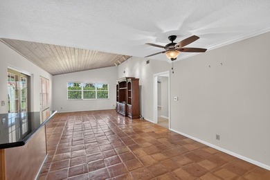 Welcome to this beautifully maintained 3-bedroom, 2-bath home - photo 19