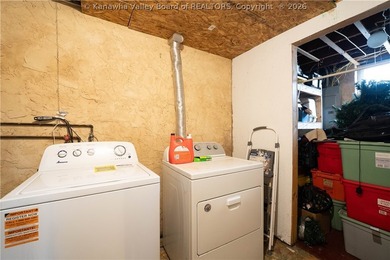 YOUR DREAM HOME SITTING ON A RIVER LOT IS HERE! This ranch-style - photo 20