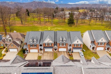 Welcome to easy, low maintenance living on the golf course. This - photo 28
