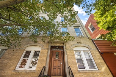 GREAT INVESTMENT OPPORTUNITY IN THE HEART OF GREENPOINT NY! THIS - photo 1