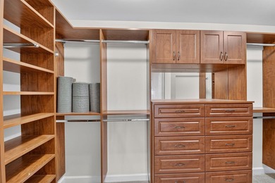 Welcome to this beautifully maintained 3-bedroom, 2-bath home - photo 32