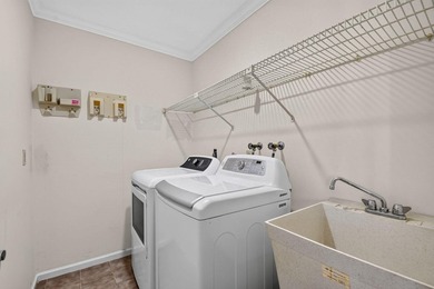 Welcome to this beautifully maintained 3-bedroom, 2-bath home - photo 46