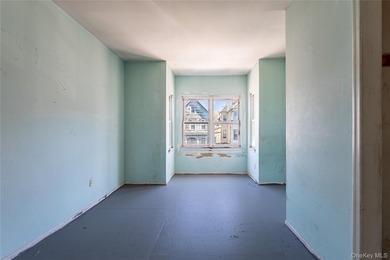 Colonial Style Home. This Home Features 4 Bedrooms, 2 Full Baths - photo 23