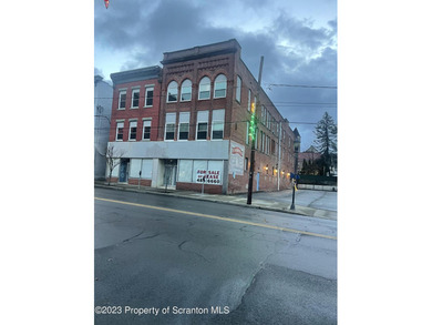 Fully renovated office complex. 50 separate offices. 9 restrooms