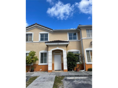 Lake Townhome/Townhouse For Sale in Hialeah, Florida
