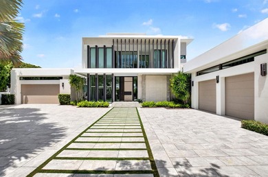 Striking contemporary waterfront estate, perfectly positioned to - photo 1