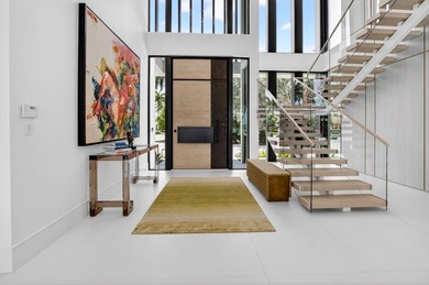 Striking contemporary waterfront estate, perfectly positioned to - photo 3