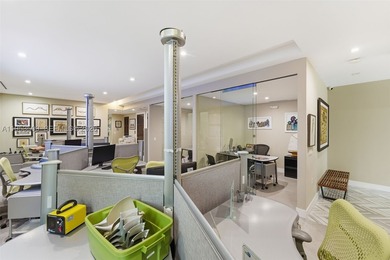 Exceptional free-standing commercial building. Fully renovated - photo 14