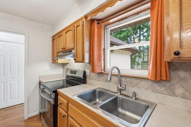 Welcome to 313 Snead Dr. in Fairfield Bay, perfectly positioned - photo 17