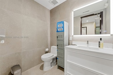 Exceptional free-standing commercial building. Fully renovated - photo 20