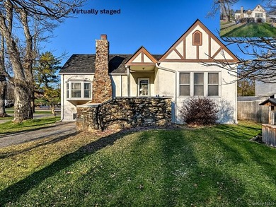 (private lake, pond, coastal) Home Sale Pending in Newburgh New York