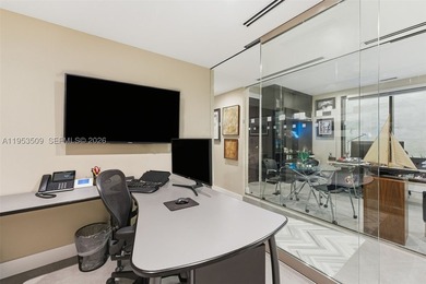 Exceptional free-standing commercial building. Fully renovated - photo 22