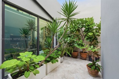 Exceptional free-standing commercial building. Fully renovated - photo 28