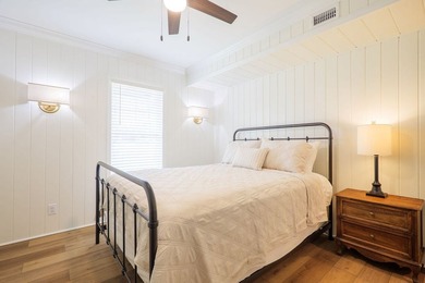 Just in time for summer-this stunning, fully renovated lakefront - photo 32