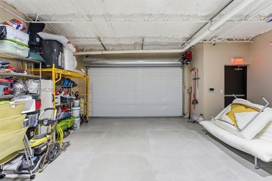 Exceptional free-standing commercial building. Fully renovated - photo 35