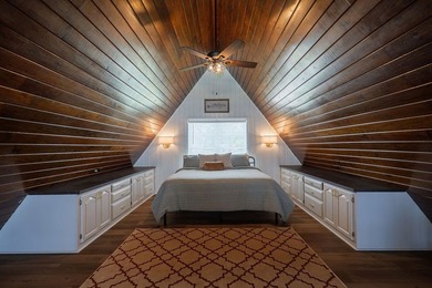 Just in time for summer-this stunning, fully renovated lakefront - photo 39