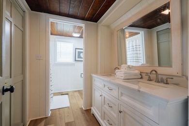 Just in time for summer-this stunning, fully renovated lakefront - photo 41