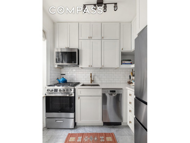 Hudson River Apartment For Sale in New York New York