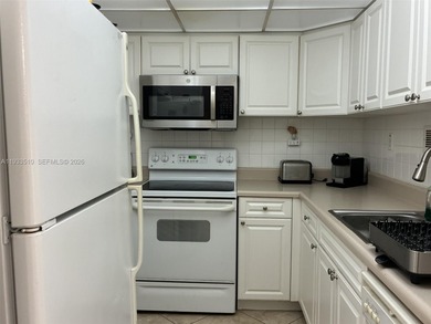 RARELY AVAILABLE 1-bedroom, 1-bath unit located conveniently on