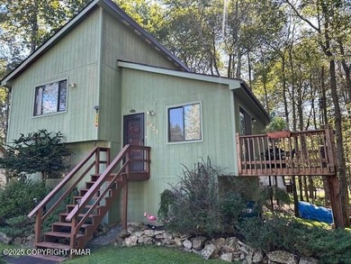 Lake Carobeth Home For Sale in Tobyhanna Pennsylvania