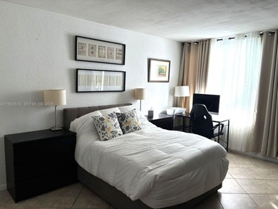 RARELY AVAILABLE 1-bedroom, 1-bath unit located conveniently on