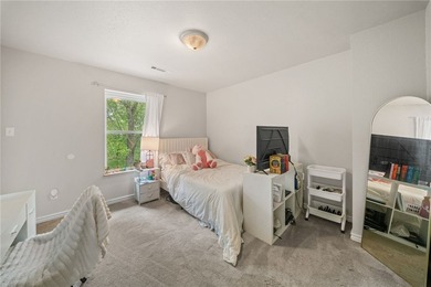 SELLER OFFERING $10,000 IN CLOSING COSTS IF UNDER CONTRACT BY - photo 16