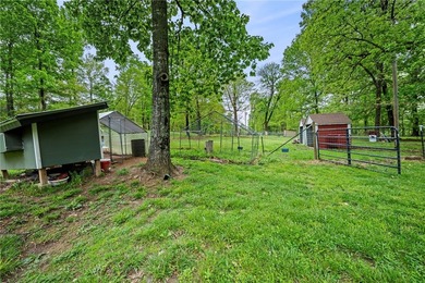 SELLER OFFERING $10,000 IN CLOSING COSTS IF UNDER CONTRACT BY - photo 22