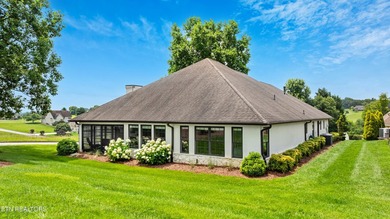 Welcome to this beautifully updated single-story villa in the - photo 4