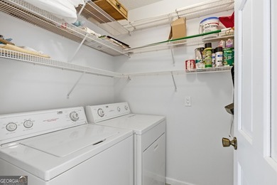 This adorable 4-bedroom, 4.5-bathroom mountain cabin is located - photo 30