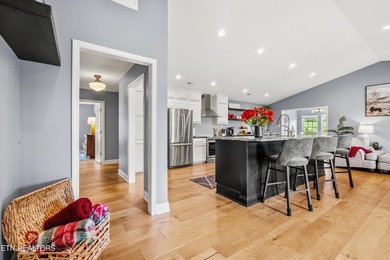 Welcome to this beautifully updated single-story villa in the - photo 10