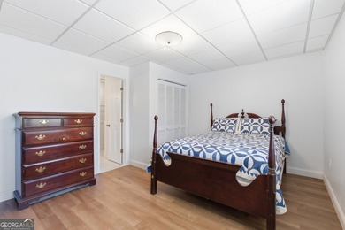 This adorable 4-bedroom, 4.5-bathroom mountain cabin is located - photo 38