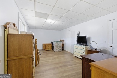 This adorable 4-bedroom, 4.5-bathroom mountain cabin is located - photo 46