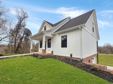 Lake Barkley Home For Sale in Dover Tennessee